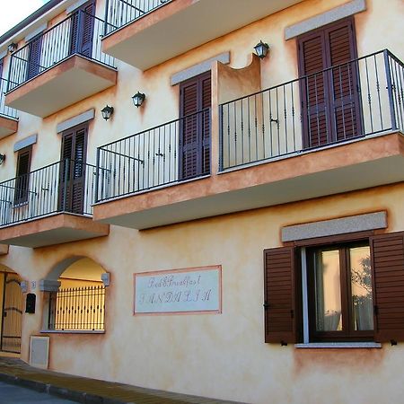 Hotel Bed Sandalia Badesi Exterior photo