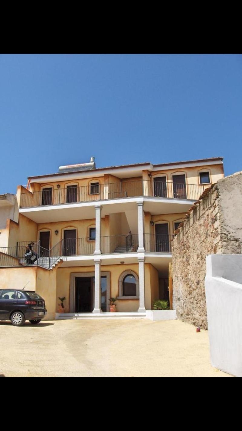 Hotel Bed Sandalia Badesi Exterior photo